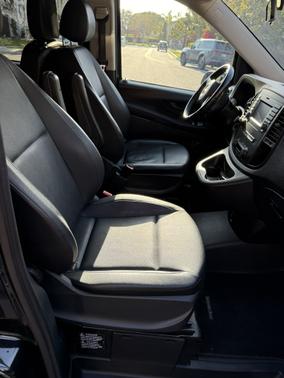 2017 Mercedes-Benz Metris Base