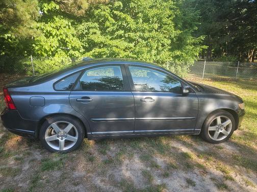Gray 2008 Volvo S40 2.4i