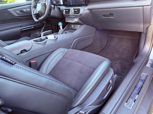 2024 Ford Mustang Dark Horse