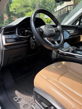 White 2022 Audi Q7 55 Premium Plus