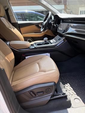 White 2022 Audi Q7 55 Premium Plus