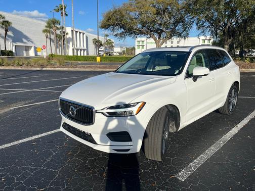 2020 Volvo XC60 T5 Momentum