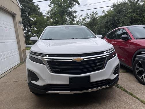 White 2023 Chevrolet Equinox LT