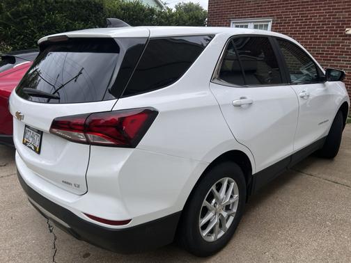 White 2023 Chevrolet Equinox LT