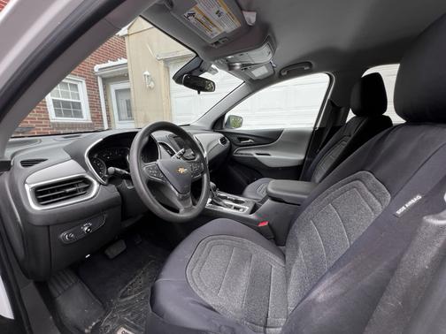 White 2023 Chevrolet Equinox LT