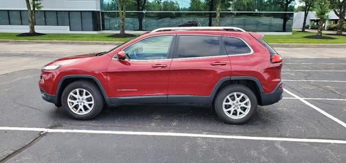 Red 2016 Jeep Cherokee Latitude