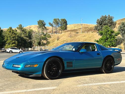 Blue 1992 Chevrolet Corvette Base