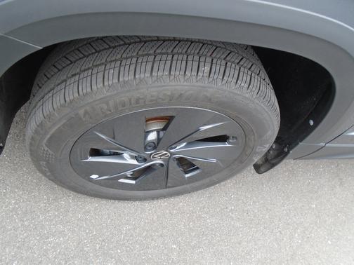 2025 Volkswagen Taos S FWD