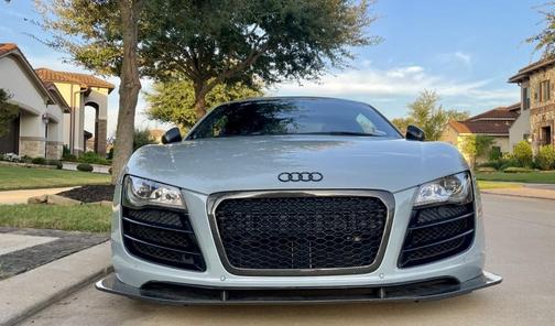 Gray 2010 Audi R8 5.2 quattro