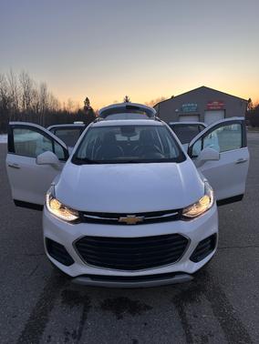 White 2018 Chevrolet Trax LT