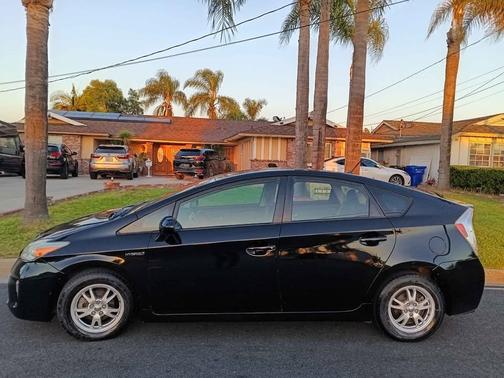 Black 2014 Toyota Prius Two