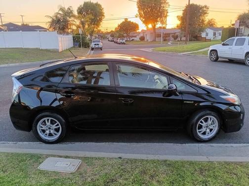 Black 2014 Toyota Prius Two