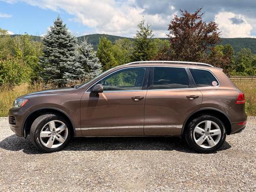 Brown 2012 Volkswagen Touareg TDI Executive