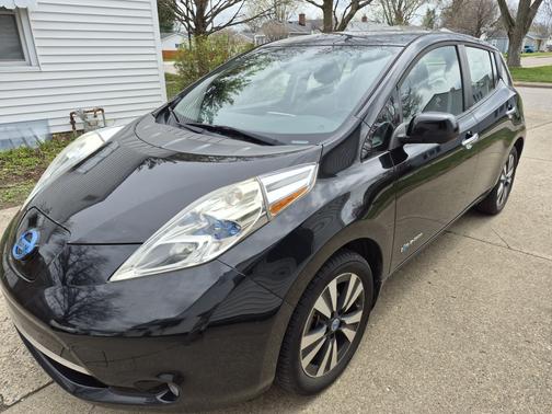 Black 2013 Nissan Leaf SL