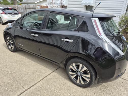 Black 2013 Nissan Leaf SL