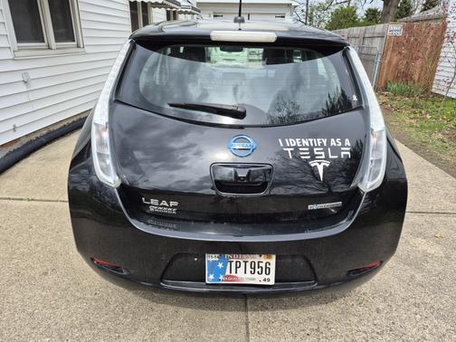 Black 2013 Nissan Leaf SL