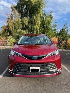 2024 Toyota Sienna Limited