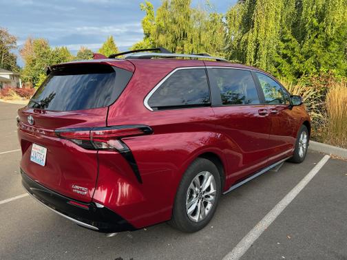 2024 Toyota Sienna Limited