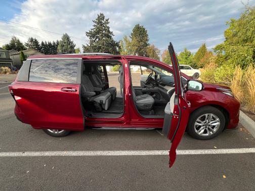 2024 Toyota Sienna Limited