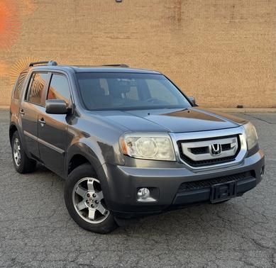 Gray 2011 Honda Pilot Touring