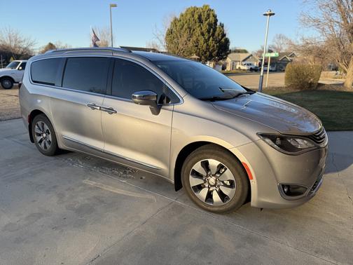 2018 Chrysler Pacifica Hybrid Limited