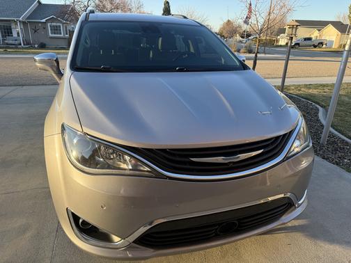 2018 Chrysler Pacifica Hybrid Limited