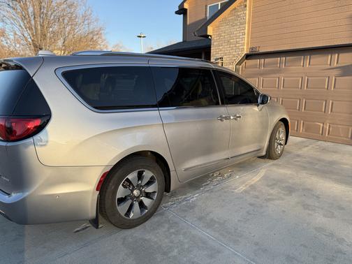 2018 Chrysler Pacifica Hybrid Limited