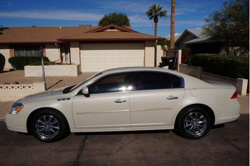 Beige 2011 Buick Lucerne CXL Premium