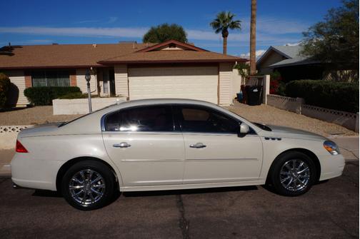 Beige 2011 Buick Lucerne CXL Premium
