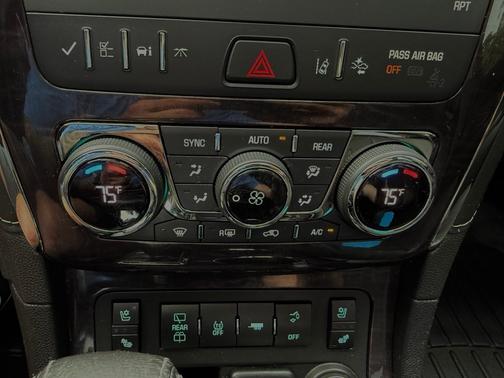 White 2017 Buick Enclave Premium