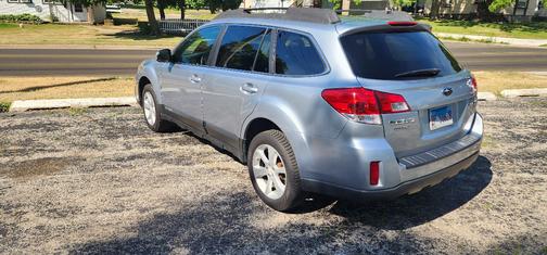 Silver 2013 Subaru Outback 2.5i Premium