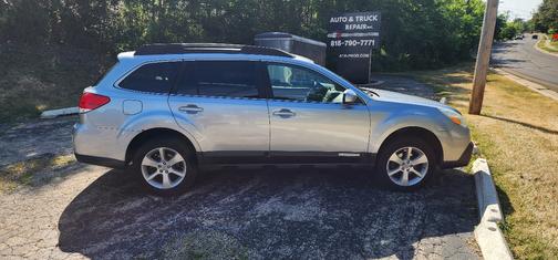 Silver 2013 Subaru Outback 2.5i Premium