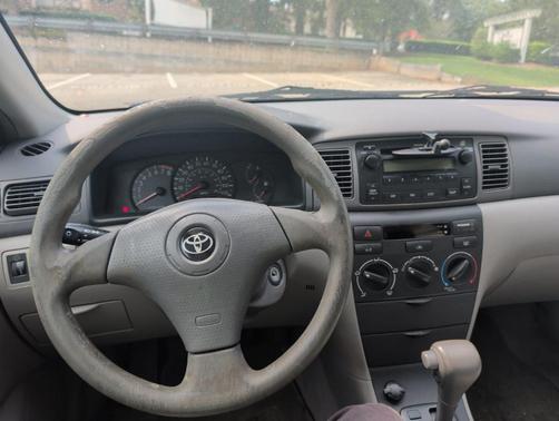 Gray 2007 Toyota Corolla LE