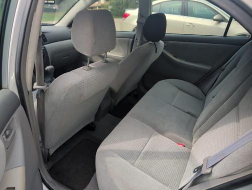 Gray 2007 Toyota Corolla LE