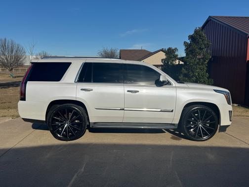 2016 Cadillac Escalade Luxury