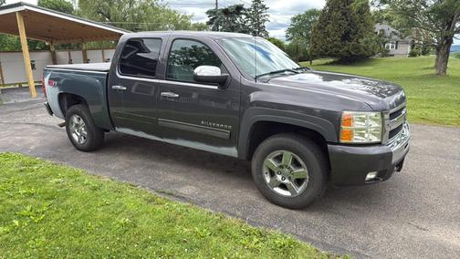Gray 2011 Chevrolet Silverado 1500 LT