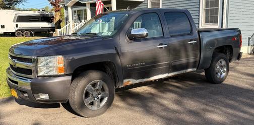 Gray 2011 Chevrolet Silverado 1500 LT
