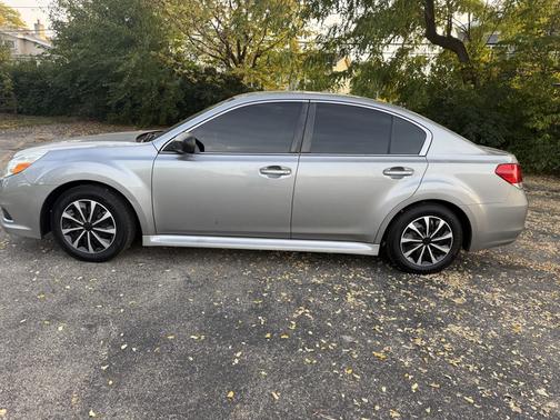Silver 2011 Subaru Legacy 2.5 i