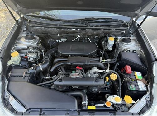 Silver 2011 Subaru Legacy 2.5 i