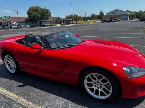 2004 Dodge Viper SRT-10