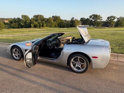 Silver 2004 Chevrolet Corvette Base