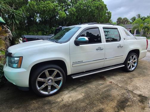 2013 Chevrolet Avalanche LTZ