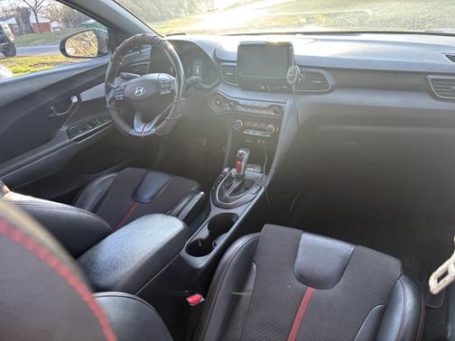 2019 Hyundai Veloster Turbo