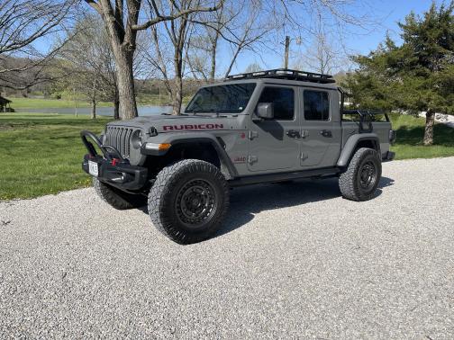 Photo 2 of 7 of 2020 Jeep Gladiator Rubicon