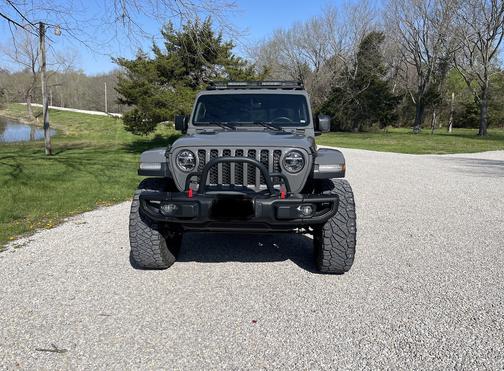 Photo 4 of 7 of 2020 Jeep Gladiator Rubicon