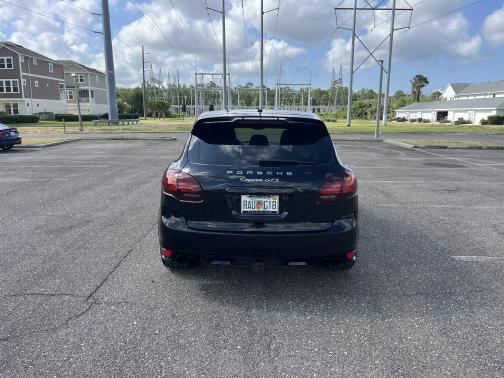 2013 Porsche Cayenne GTS