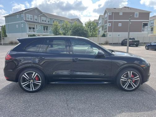2013 Porsche Cayenne GTS