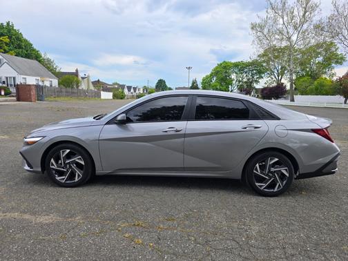 Silver 2025 Hyundai ELANTRA SEL Sport