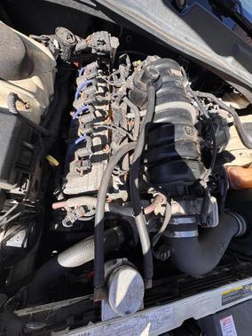Beige 2005 Dodge Magnum R/T