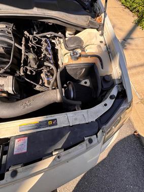 Beige 2005 Dodge Magnum R/T